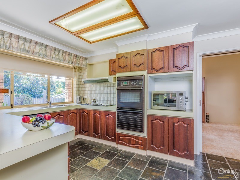 6 Cain Place, Leeming WA 6149