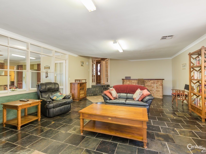 6 Cain Place, Leeming WA 6149