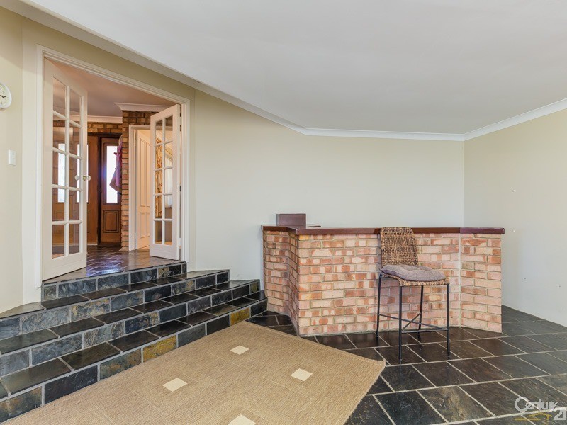 6 Cain Place, Leeming WA 6149