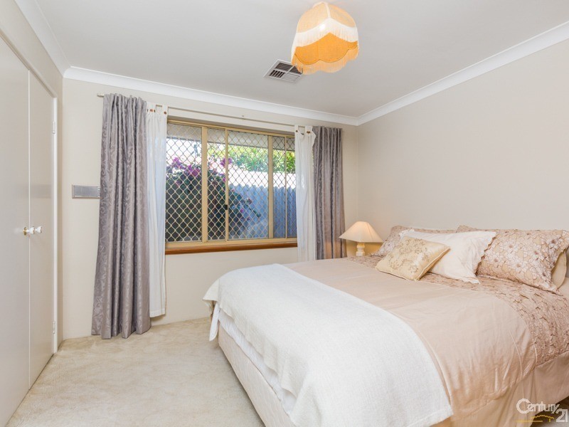 6 Cain Place, Leeming WA 6149