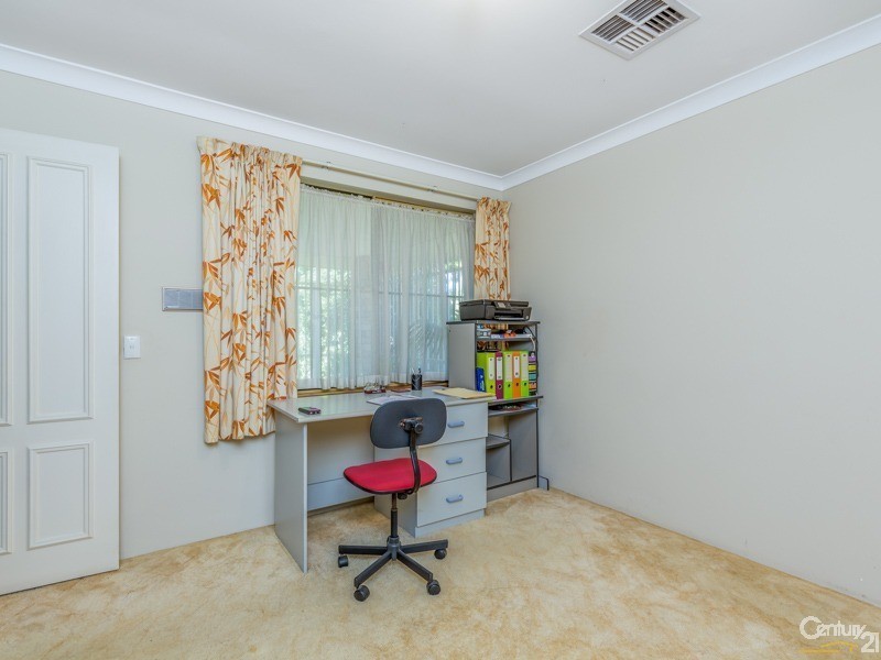 6 Cain Place, Leeming WA 6149