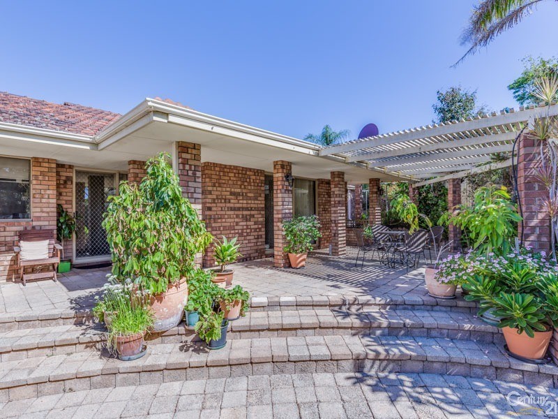 6 Cain Place, Leeming WA 6149