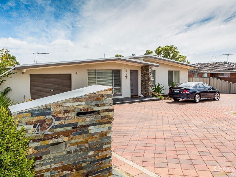 42 Linton Street North, Byford WA 6122