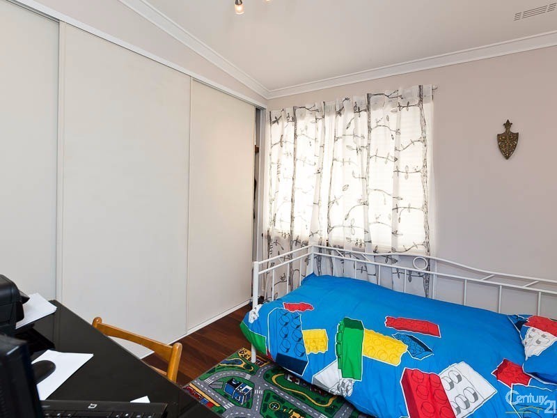 42 Linton Street North, Byford WA 6122