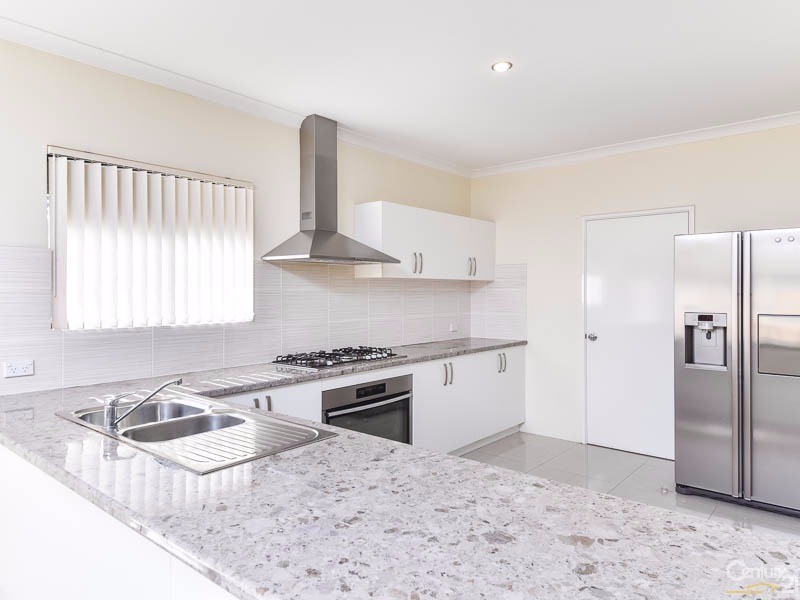 13 Trumpet Street, Southern River WA 6110