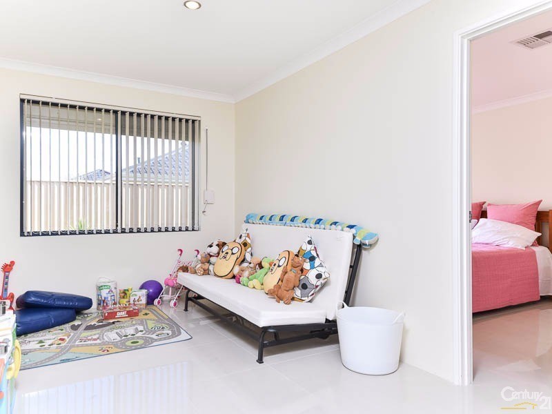 13 Trumpet Street, Southern River WA 6110