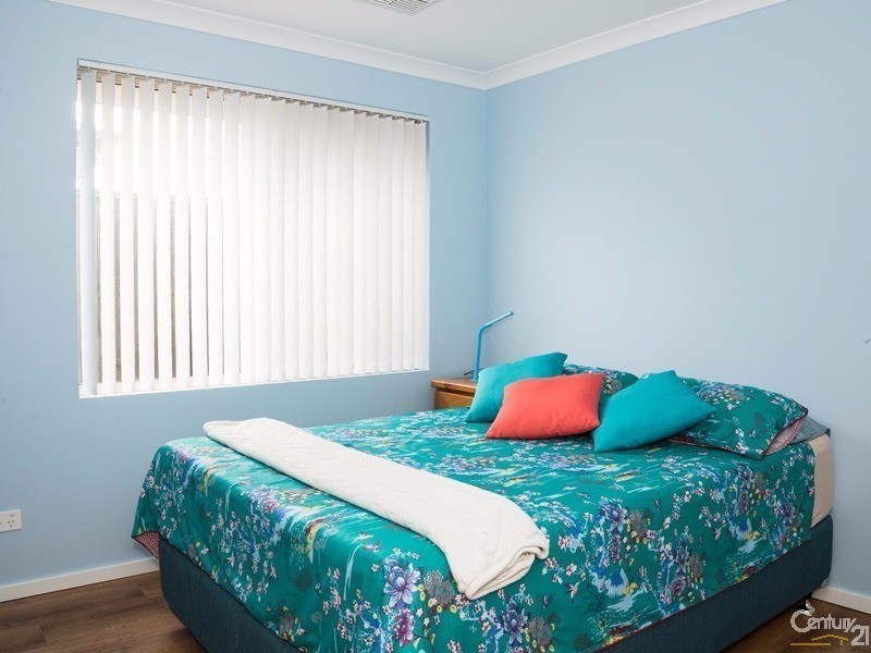 55 Barrington Avenue, Champion Lakes WA 6111