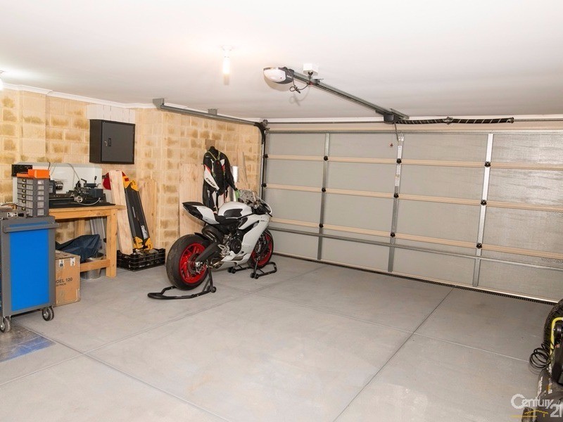 55 Barrington Avenue, Champion Lakes WA 6111