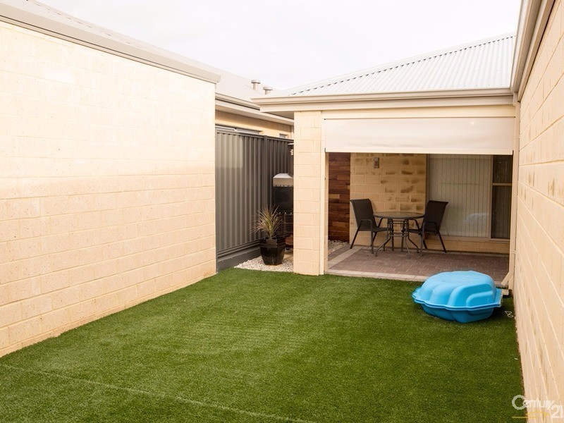 55 Barrington Avenue, Champion Lakes WA 6111