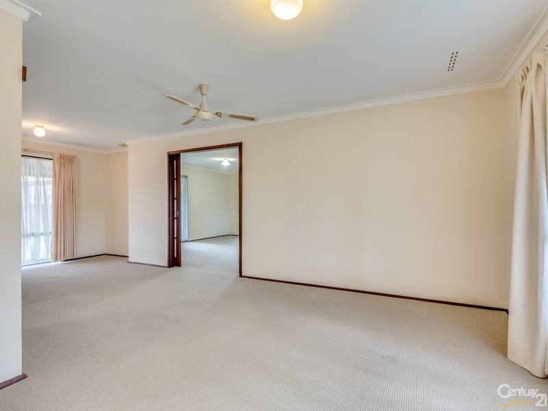 8 Sands Court, Huntingdale WA 6110