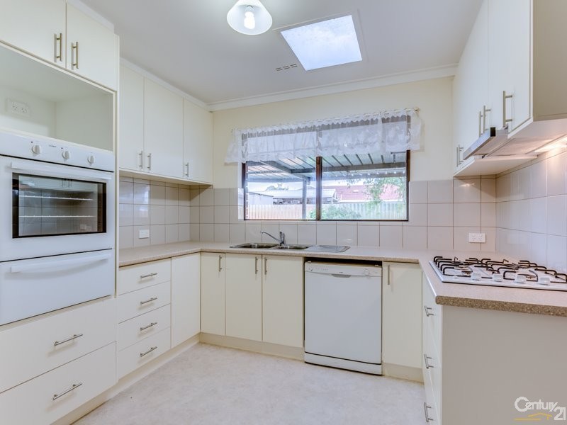 8 Sands Court, Huntingdale WA 6110