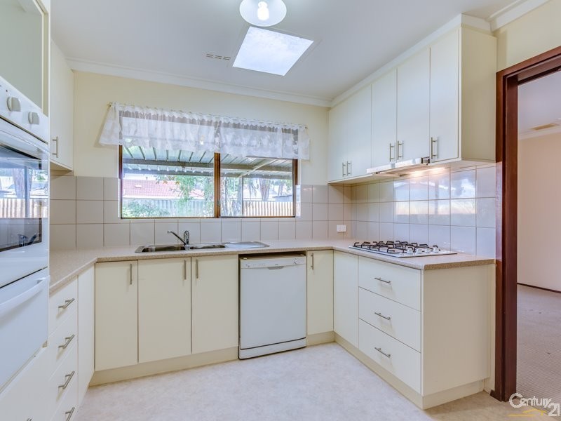 8 Sands Court, Huntingdale WA 6110