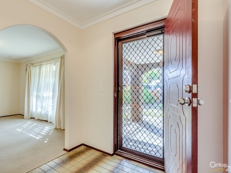 8 Sands Court, Huntingdale WA 6110