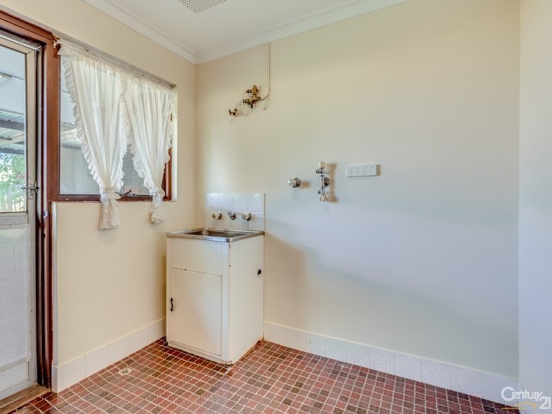 8 Sands Court, Huntingdale WA 6110