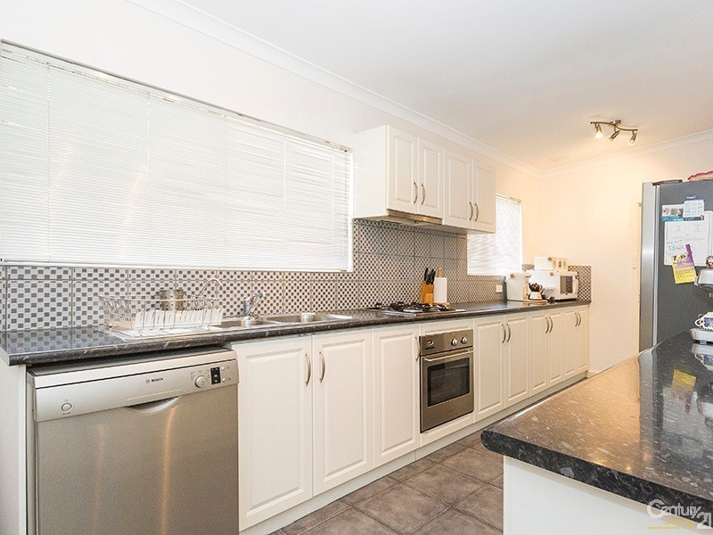 17 Reddington Way, Brentwood WA 6153