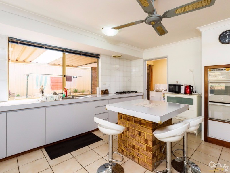 19 Bottlebrush Drive, Thornlie WA 6108