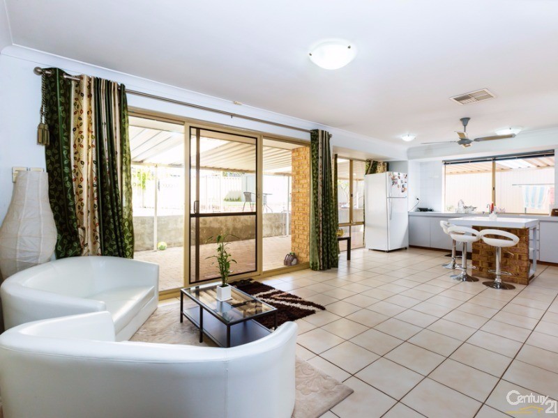 19 Bottlebrush Drive, Thornlie WA 6108