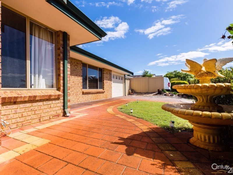 19 Bottlebrush Drive, Thornlie WA 6108