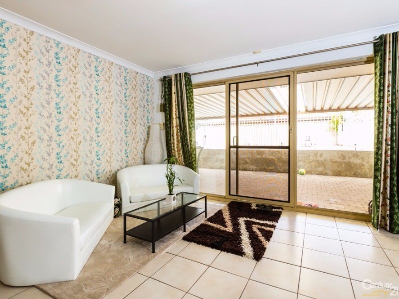 19 Bottlebrush Drive, Thornlie WA 6108