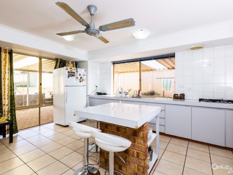 19 Bottlebrush Drive, Thornlie WA 6108