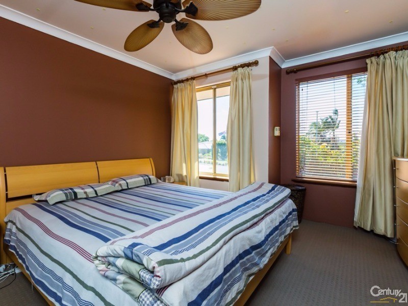 19 Bottlebrush Drive, Thornlie WA 6108