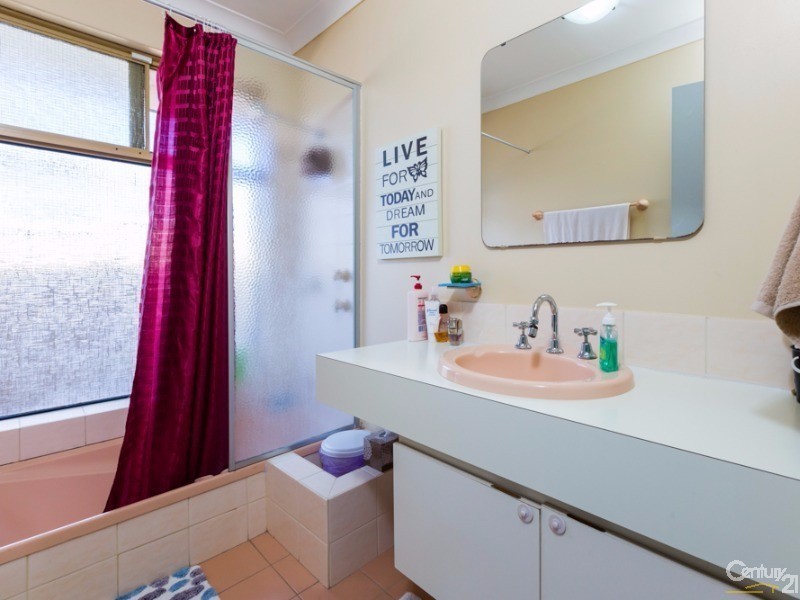 19 Bottlebrush Drive, Thornlie WA 6108