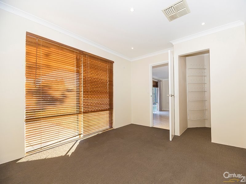 9 Piesse Place, Seville Grove WA 6112