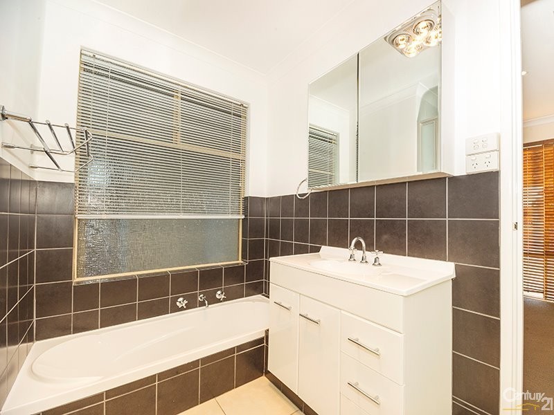 9 Piesse Place, Seville Grove WA 6112