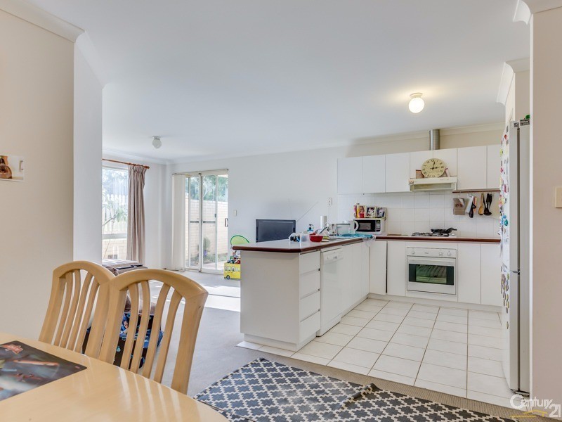 9/2 Hobby Retreat, Queens Park WA 6107