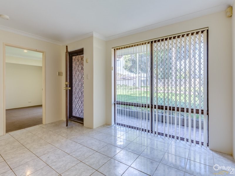 11 Kinghorn Place, Redcliffe WA 6104