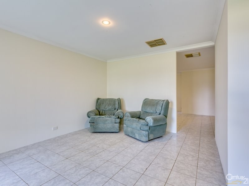 11 Kinghorn Place, Redcliffe WA 6104