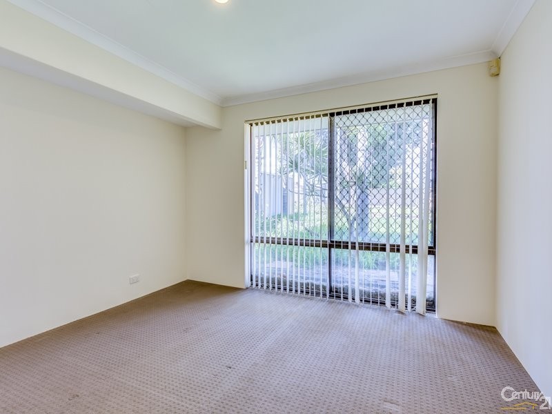 11 Kinghorn Place, Redcliffe WA 6104
