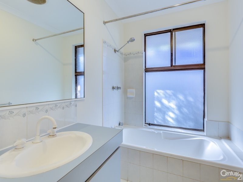 11 Kinghorn Place, Redcliffe WA 6104