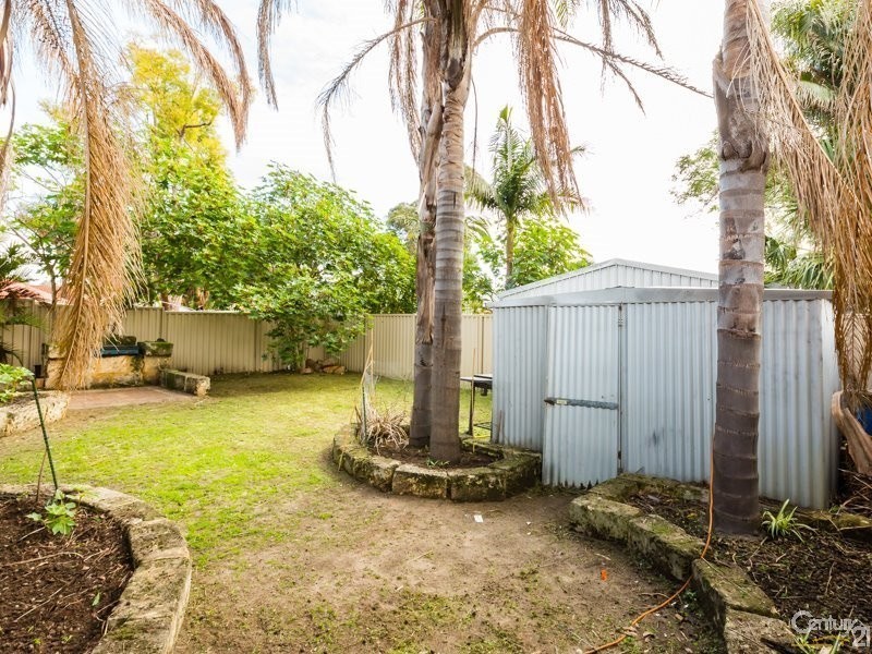 11 Kinghorn Place, Redcliffe WA 6104