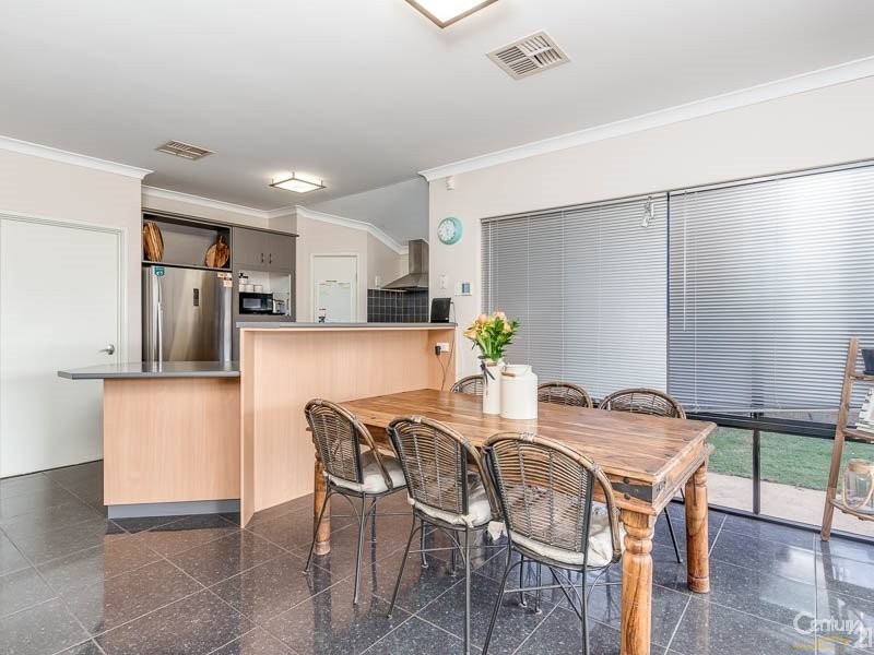 14 Bartlett Way, Canning Vale WA 6155