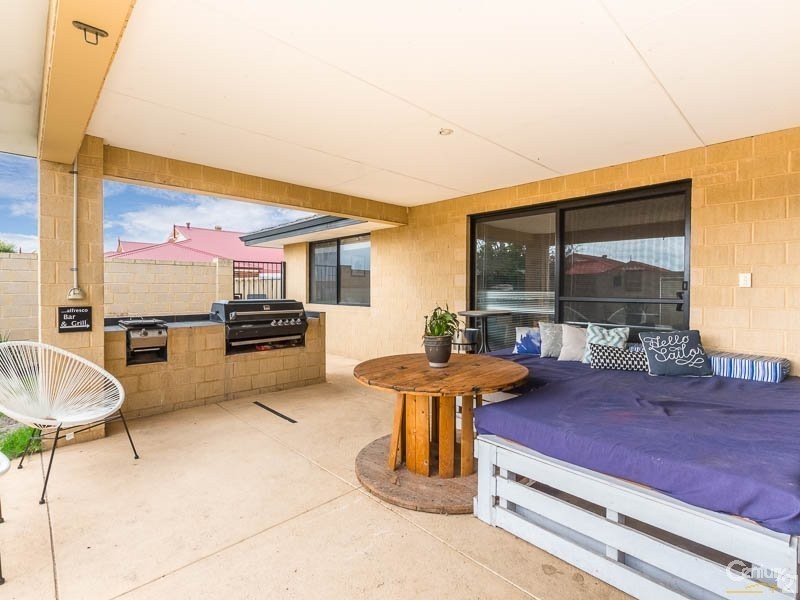 14 Bartlett Way, Canning Vale WA 6155