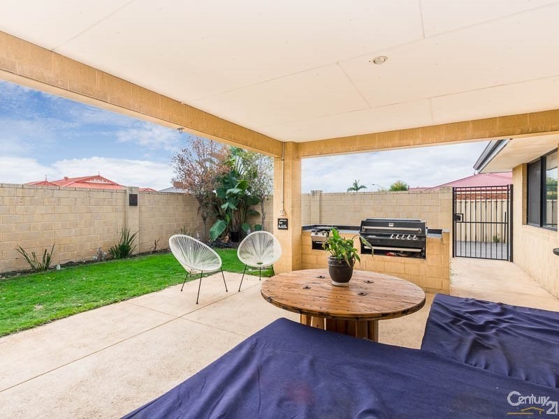 14 Bartlett Way, Canning Vale WA 6155