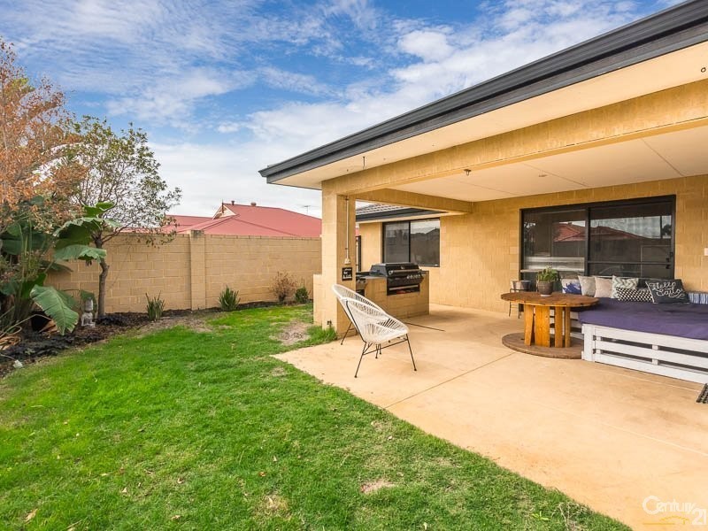 14 Bartlett Way, Canning Vale WA 6155