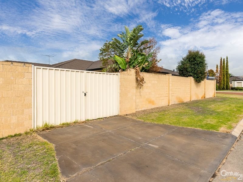 14 Bartlett Way, Canning Vale WA 6155