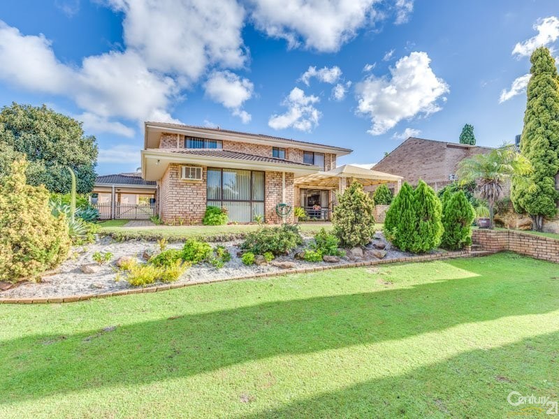 4 Peak Court, Leeming WA 6149