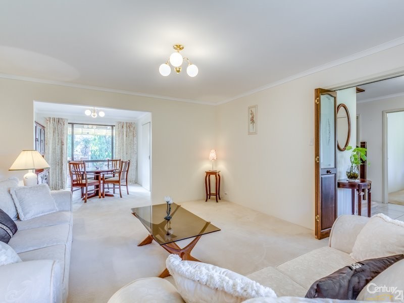 4 Peak Court, Leeming WA 6149