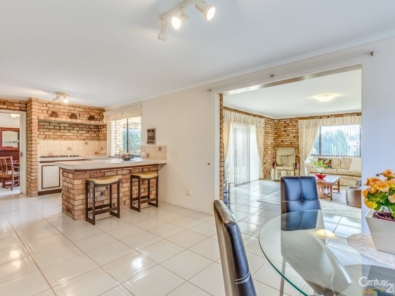 4 Peak Court, Leeming WA 6149