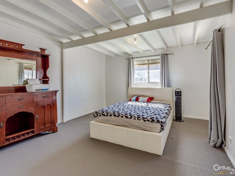 42 Derisleigh Street, Cannington WA 6107