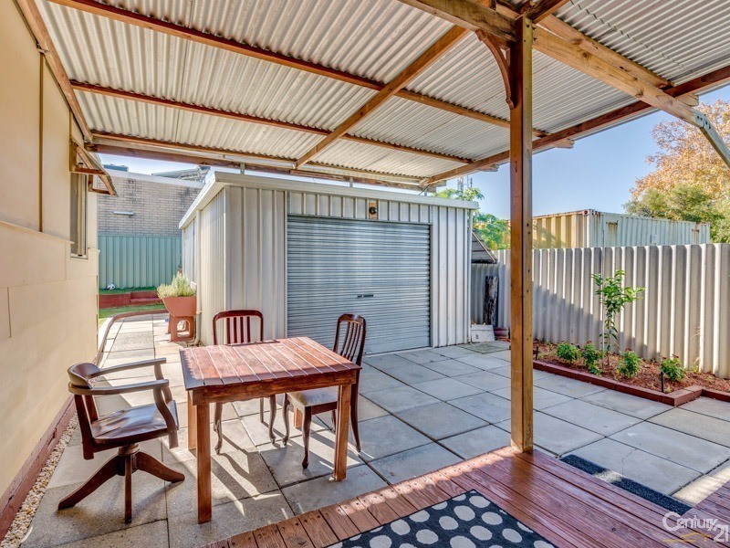 42 Derisleigh Street, Cannington WA 6107