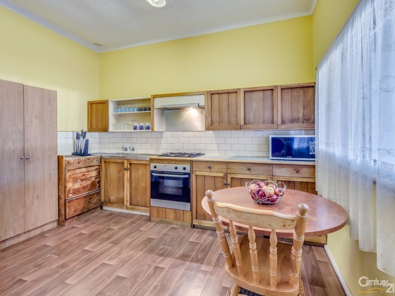 42 Derisleigh Street, Cannington WA 6107