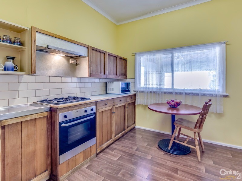 42 Derisleigh Street, Cannington WA 6107