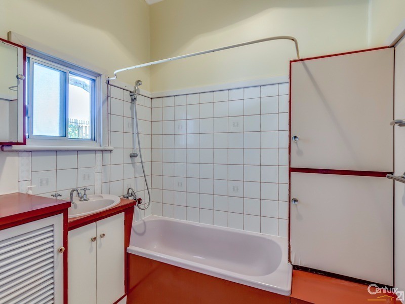 42 Derisleigh Street, Cannington WA 6107