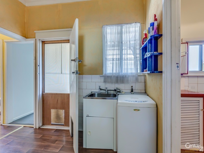 42 Derisleigh Street, Cannington WA 6107