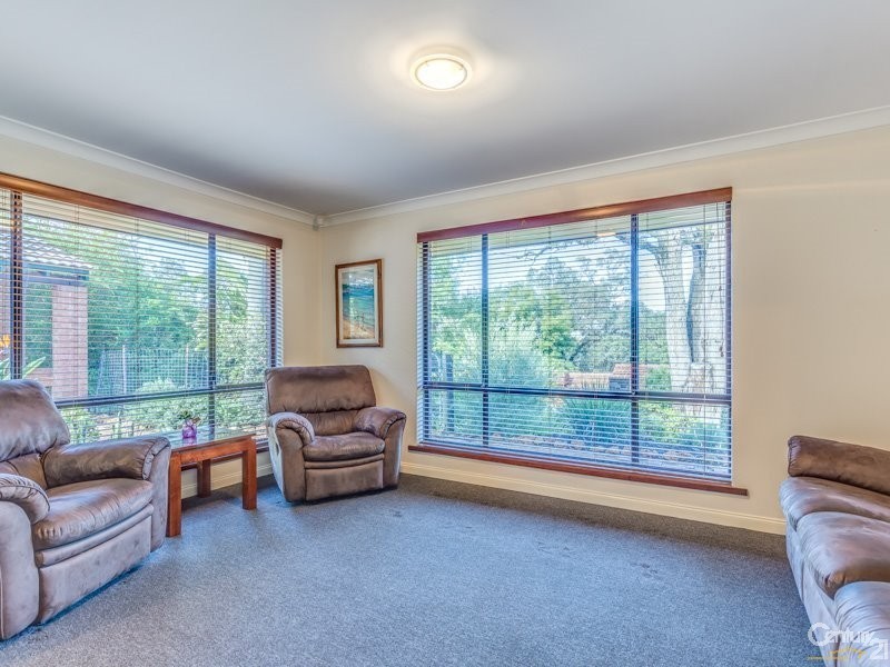 8 Kurrajong Street, Roleystone WA 6111