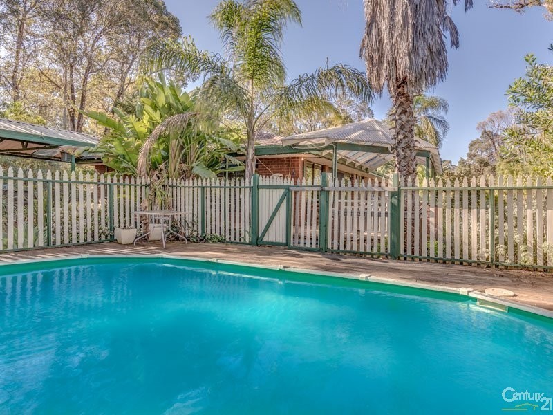 8 Kurrajong Street, Roleystone WA 6111